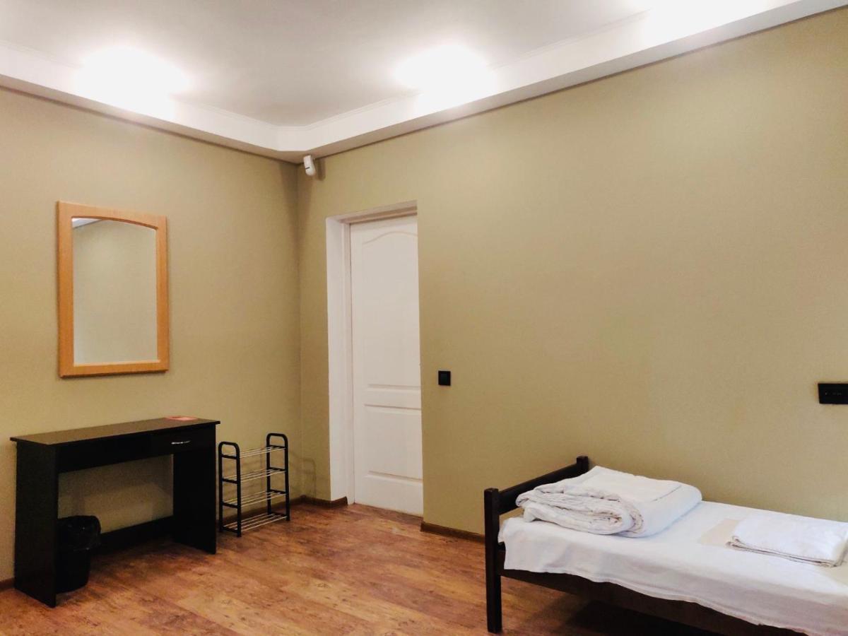 Pallet Hostel Kiev Eksteriør bilde